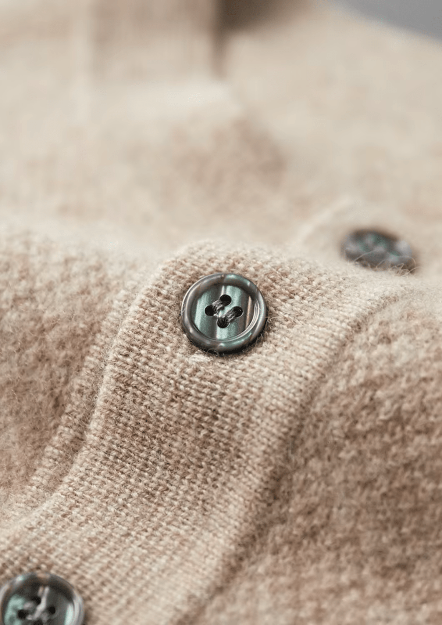 PREMIUM CASHMERE CLASSIC HENLEY SWEATER - Derada