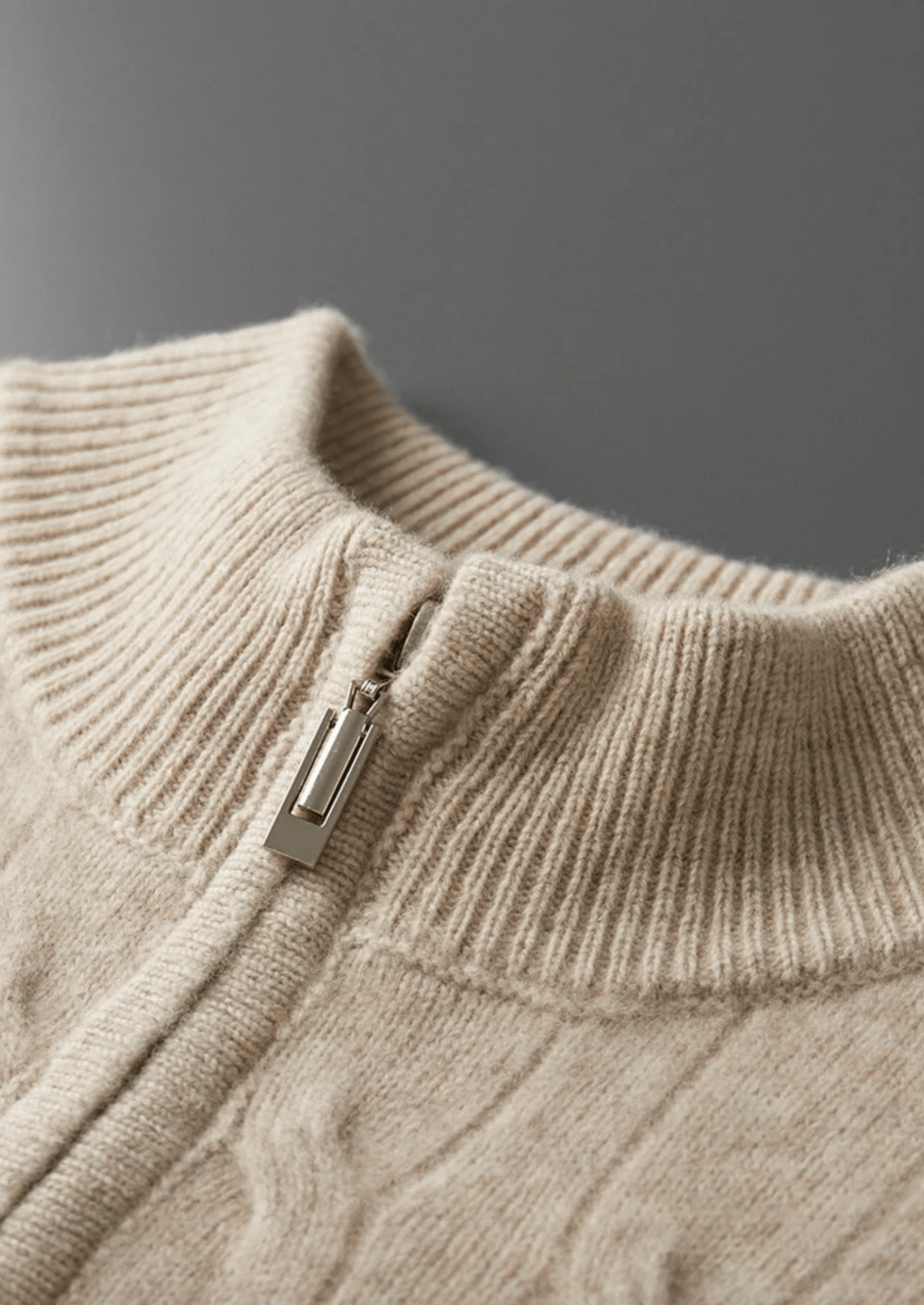 PURE EXTRA - FINE MERINO WOOL CABLE HALF ZIP - Derada