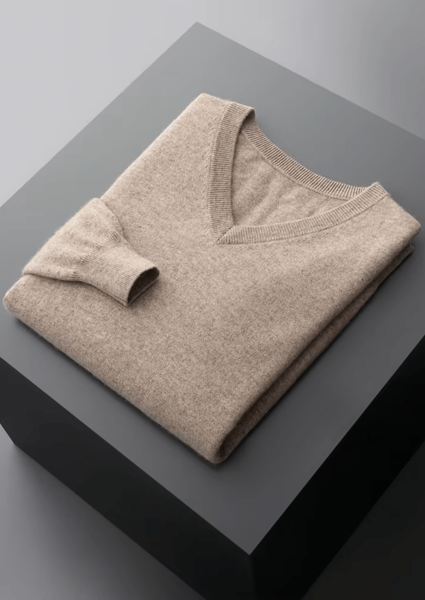 PURE EXTRA - FINE MERINO WOOL CLASSIC V - NECK SWEATER - Derada
