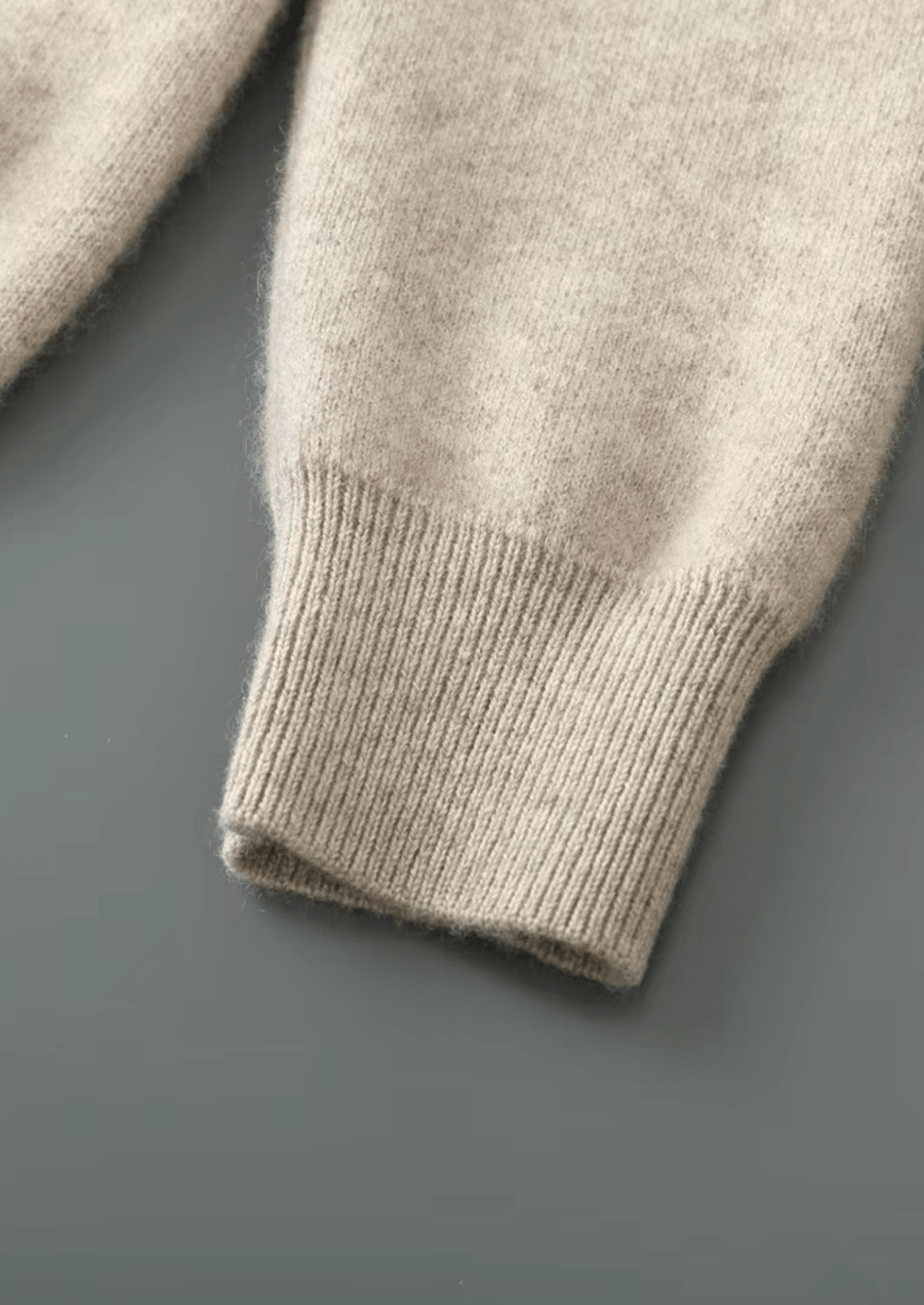 PURE EXTRA - FINE MERINO WOOL V - NECK CARDIGAN - Derada