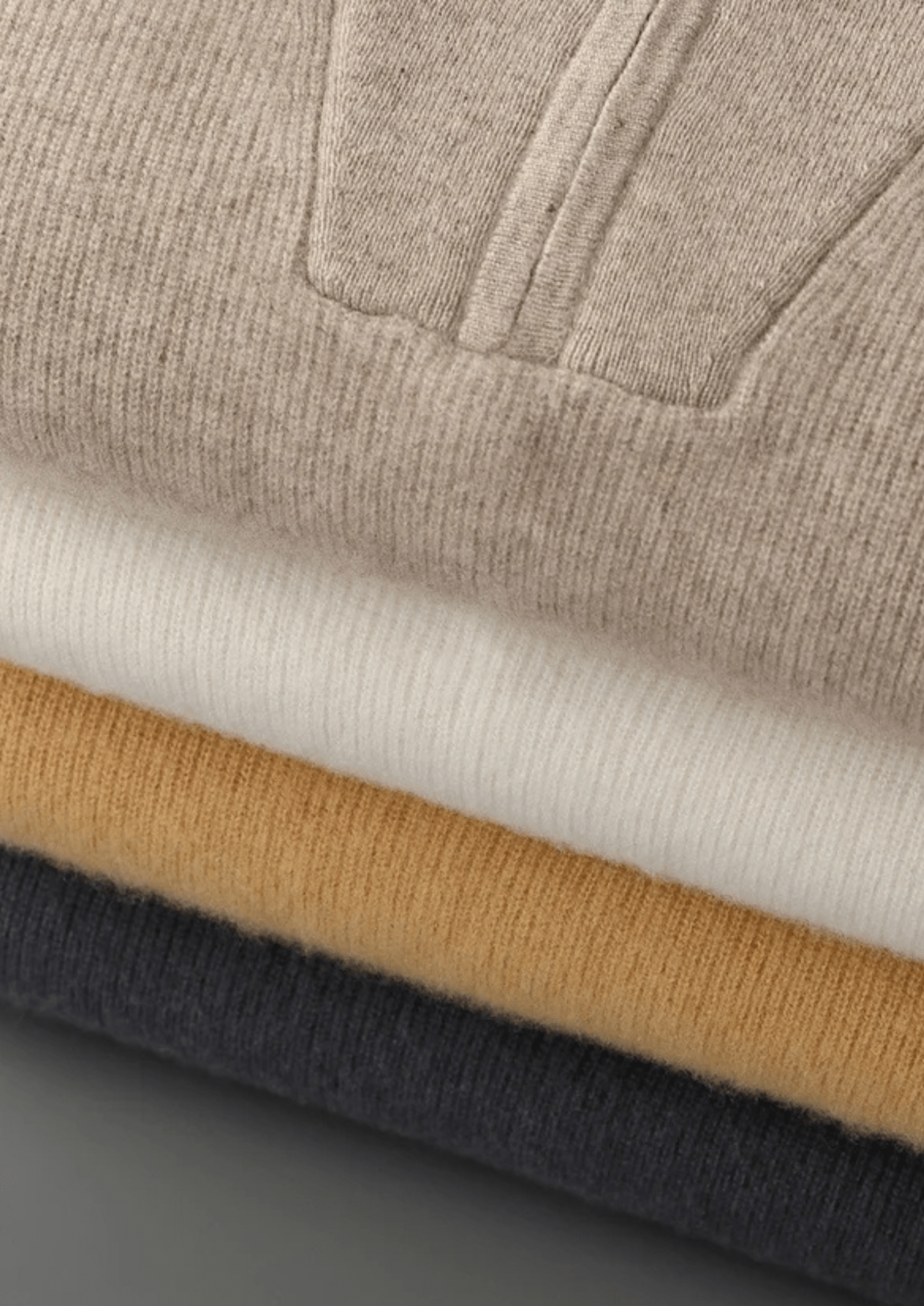 PREMIUM CASHMERE RIBBED HALF - ZIP SWEATER - Derada